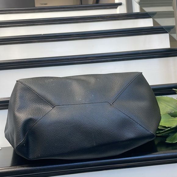 tote bag extra large shoulder bag  like new back and tan - Picture 6 of 8